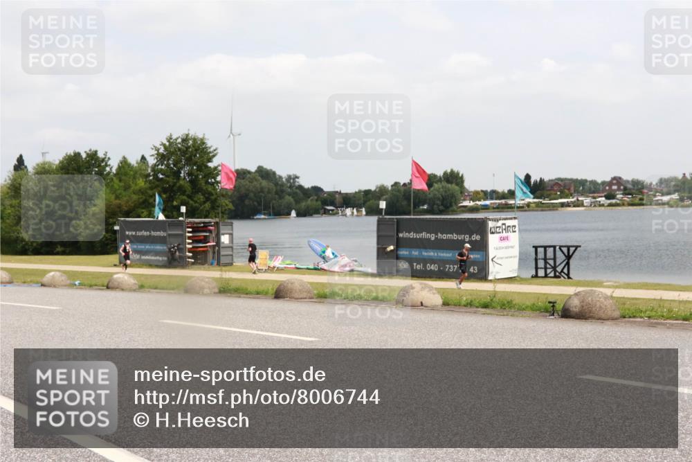 21.06.2025 - 27. Vierlanden-Triathlon H.Heesch http://msf.ph/oto/8006744 15.06.2025 12:06:53 Radfahren 718, 825, 852, 959 meine-sportfotos.de