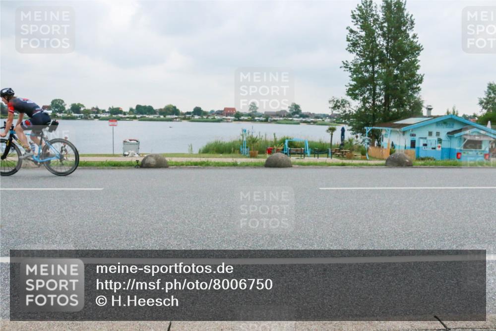 21.06.2025 - 27. Vierlanden-Triathlon H.Heesch http://msf.ph/oto/8006750 15.06.2025 13:13:44 Radfahren 1172, 1218 meine-sportfotos.de