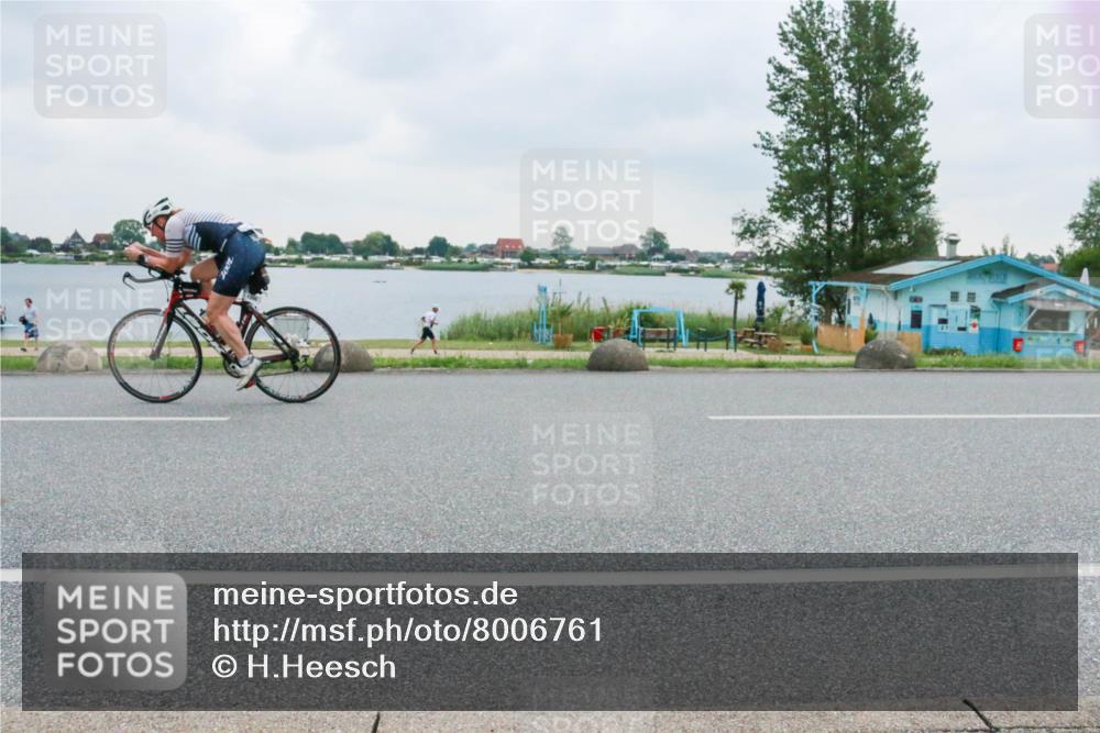 21.06.2025 - 27. Vierlanden-Triathlon H.Heesch http://msf.ph/oto/8006761 15.06.2025 13:13:47 Radfahren 1172, 1205, 1218 meine-sportfotos.de