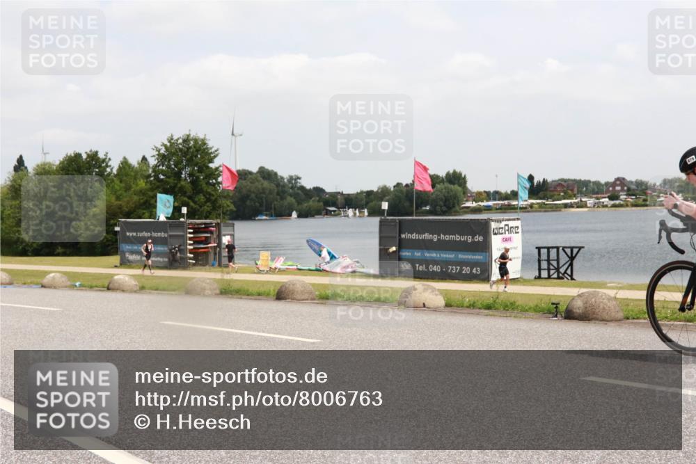 21.06.2025 - 27. Vierlanden-Triathlon H.Heesch http://msf.ph/oto/8006763 15.06.2025 12:06:53 Radfahren 718, 825, 852, 959 meine-sportfotos.de