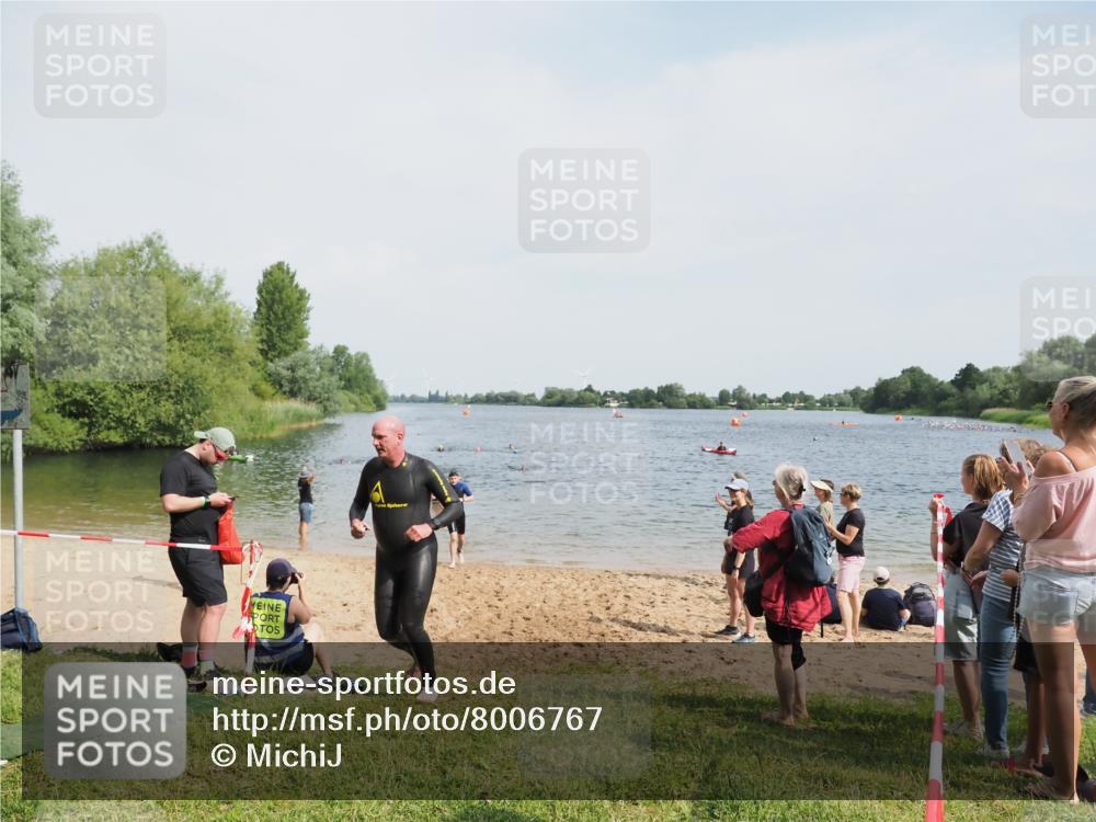 21.06.2025 - 27. Vierlanden-Triathlon MichiJ http://msf.ph/oto/8006767 15.06.2026 10:07:38 Schwimmen 379, 391, 468 meine-sportfotos.de