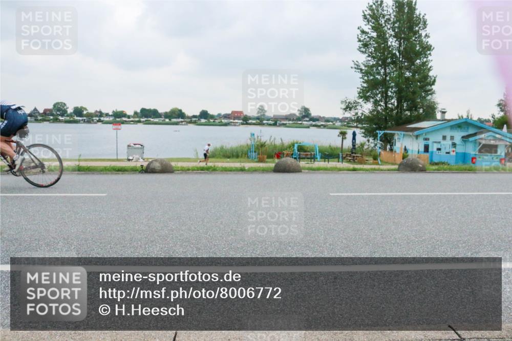 21.06.2025 - 27. Vierlanden-Triathlon H.Heesch http://msf.ph/oto/8006772 15.06.2025 13:13:47 Radfahren 1172, 1205, 1218 meine-sportfotos.de