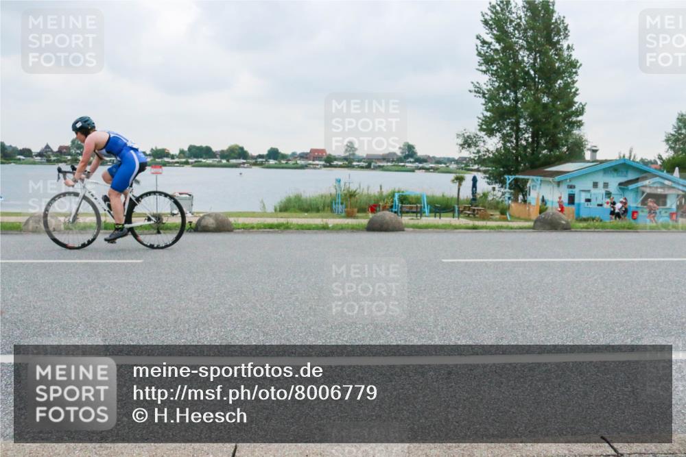 21.06.2025 - 27. Vierlanden-Triathlon H.Heesch http://msf.ph/oto/8006779 15.06.2025 13:13:53 Radfahren 1175, 1205 meine-sportfotos.de
