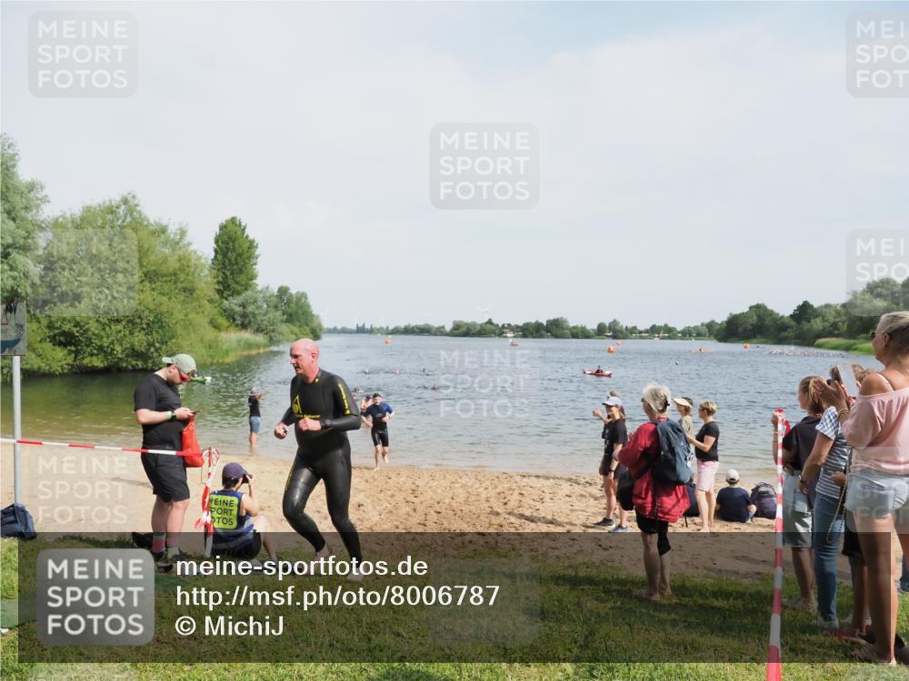 21.06.2025 - 27. Vierlanden-Triathlon MichiJ http://msf.ph/oto/8006787 15.06.2026 10:07:38 Schwimmen 379, 391, 468 meine-sportfotos.de