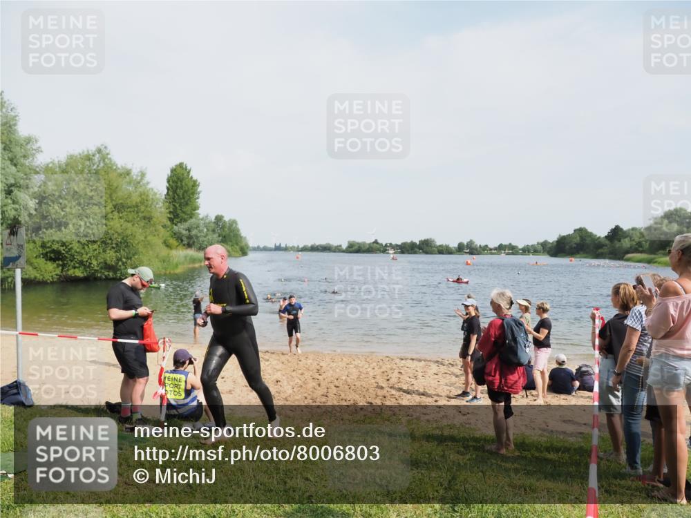 21.06.2025 - 27. Vierlanden-Triathlon MichiJ http://msf.ph/oto/8006803 15.06.2026 10:07:39 Schwimmen 379, 391, 468 meine-sportfotos.de