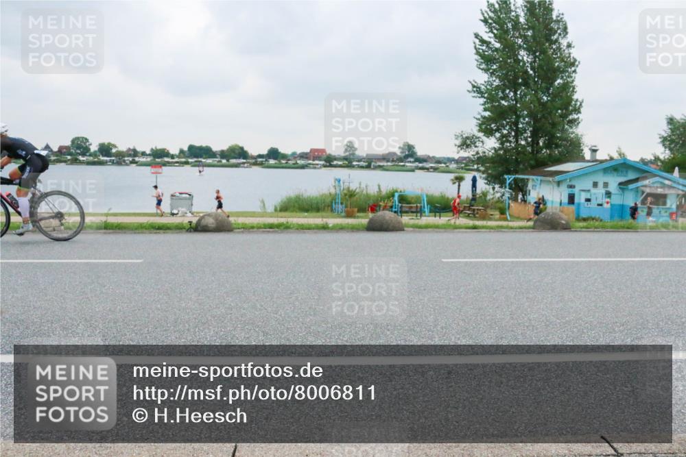 21.06.2025 - 27. Vierlanden-Triathlon H.Heesch http://msf.ph/oto/8006811 15.06.2025 13:14:11 Radfahren 1185, 1212, 1215 meine-sportfotos.de