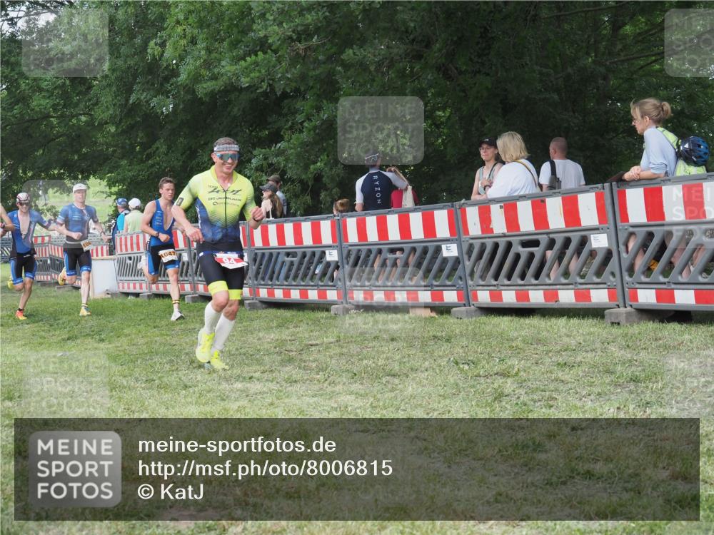 21.06.2025 - 27. Vierlanden-Triathlon KatJ http://msf.ph/oto/8006815 15.06.2025 13:00:28 Ziel 94, 1044, 1046, 1047, 1048 meine-sportfotos.de