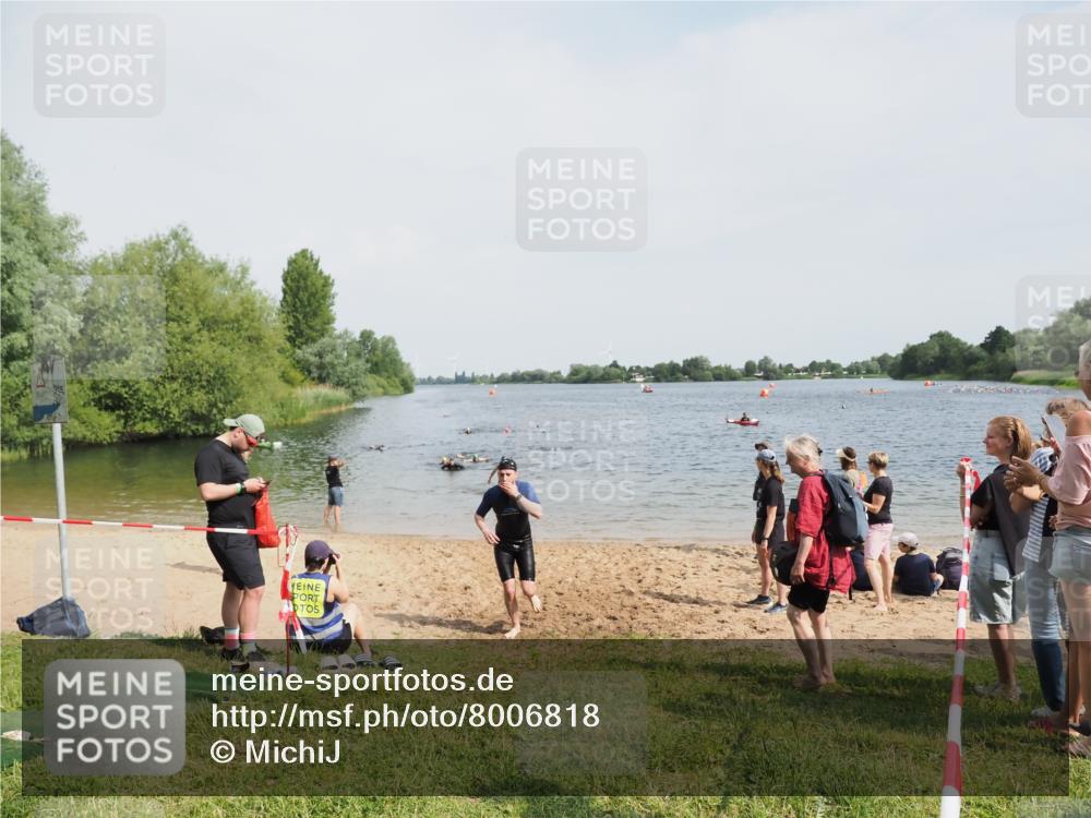 21.06.2025 - 27. Vierlanden-Triathlon MichiJ http://msf.ph/oto/8006818 15.06.2026 10:07:42 Schwimmen 371, 379, 468 meine-sportfotos.de
