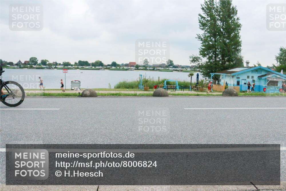 21.06.2025 - 27. Vierlanden-Triathlon H.Heesch http://msf.ph/oto/8006824 15.06.2025 13:14:12 Radfahren 1185, 1212, 1215 meine-sportfotos.de