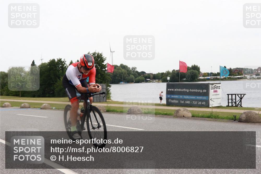 15.06.2025 - 27. Vierlanden-Triathlon H.Heesch http://msf.ph/oto/8006827 15.06.2025 10:40:50 Radfahren 193, 556 meine-sportfotos.de