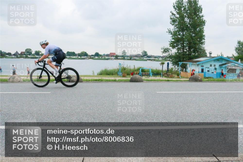 21.06.2025 - 27. Vierlanden-Triathlon H.Heesch http://msf.ph/oto/8006836 15.06.2025 13:14:13 Radfahren 1081, 1185, 1212, 1215 meine-sportfotos.de