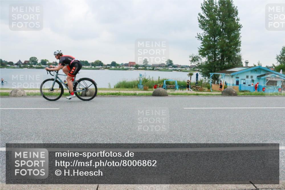 21.06.2025 - 27. Vierlanden-Triathlon H.Heesch http://msf.ph/oto/8006862 15.06.2025 13:14:15 Radfahren 1081, 1185, 1196, 1198, 1212, 1215 meine-sportfotos.de