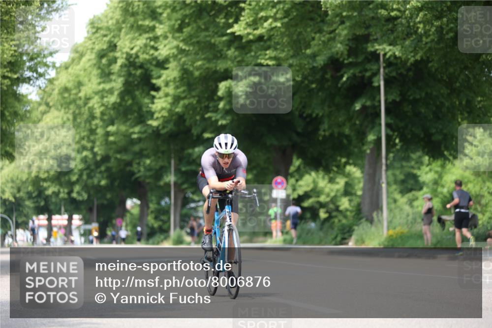15.06.2025 - 7 Türme Triathlon Yannick Fuchs http://msf.ph/oto/8006876 15.06.2025 13:20:43 Radfahren 444, 496, 610 meine-sportfotos.de