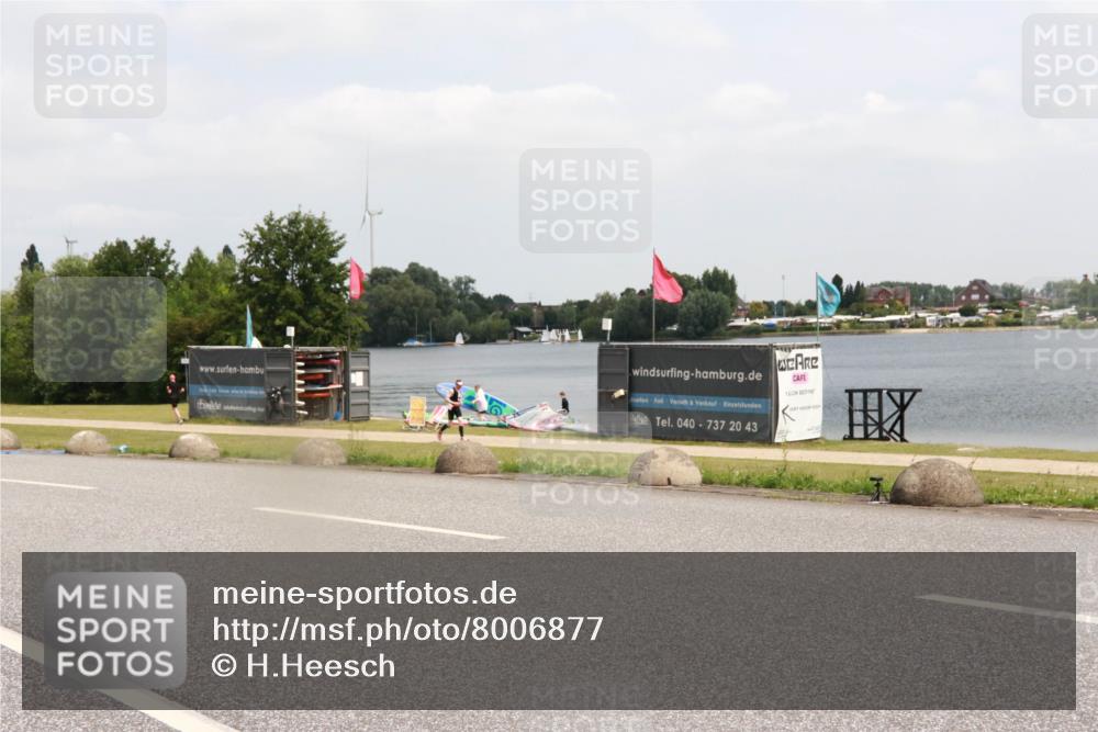 21.06.2025 - 27. Vierlanden-Triathlon H.Heesch http://msf.ph/oto/8006877 15.06.2025 12:06:57 Radfahren 718, 825, 879, 950, 959 meine-sportfotos.de