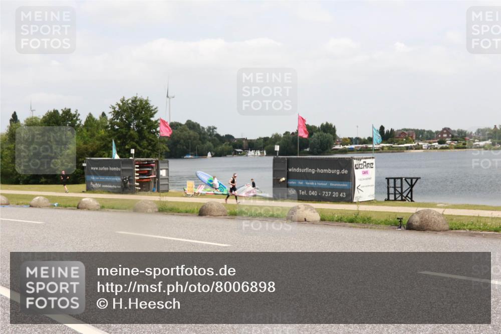 21.06.2025 - 27. Vierlanden-Triathlon H.Heesch http://msf.ph/oto/8006898 15.06.2025 12:06:58 Radfahren 718, 825, 879, 950, 959 meine-sportfotos.de