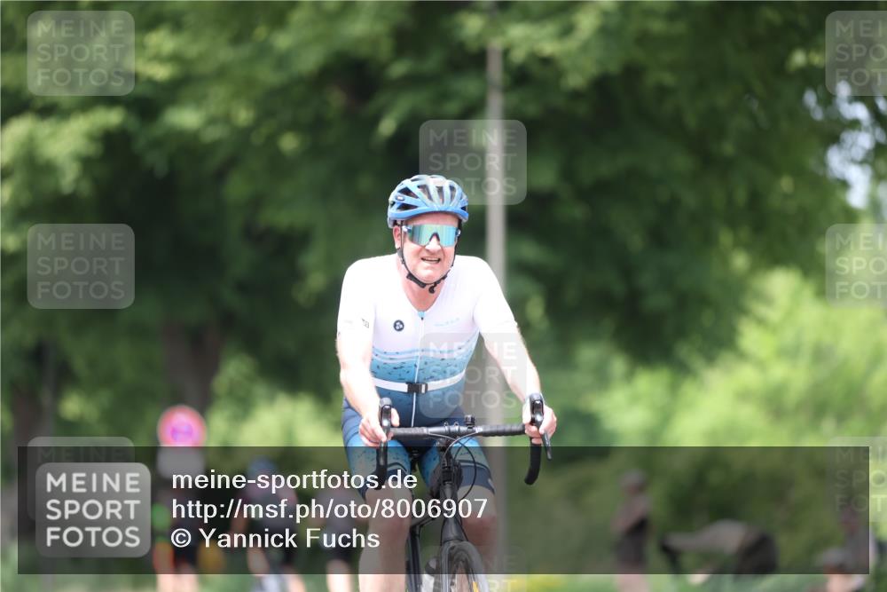 15.06.2025 - 7 Türme Triathlon Yannick Fuchs http://msf.ph/oto/8006907 15.06.2025 13:20:51 Radfahren 374, 387 meine-sportfotos.de