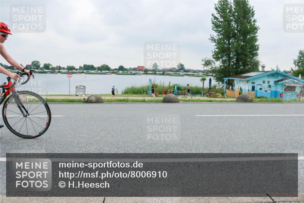21.06.2025 - 27. Vierlanden-Triathlon H.Heesch http://msf.ph/oto/8006910 15.06.2025 13:14:17 Radfahren 1081, 1185, 1196, 1198, 1212, 1215 meine-sportfotos.de