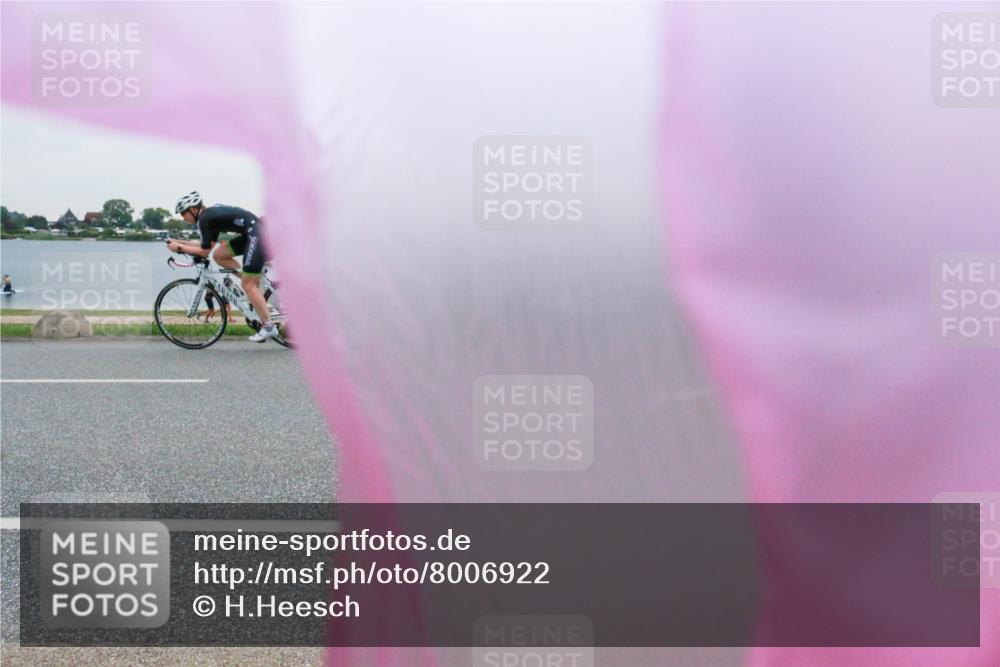 21.06.2025 - 27. Vierlanden-Triathlon H.Heesch http://msf.ph/oto/8006922 15.06.2025 13:14:20 Radfahren 1081, 1196, 1198, 1203, 1228 meine-sportfotos.de