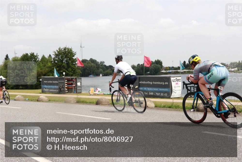 21.06.2025 - 27. Vierlanden-Triathlon H.Heesch http://msf.ph/oto/8006927 15.06.2025 12:07:02 Radfahren 719, 879, 929, 950 meine-sportfotos.de