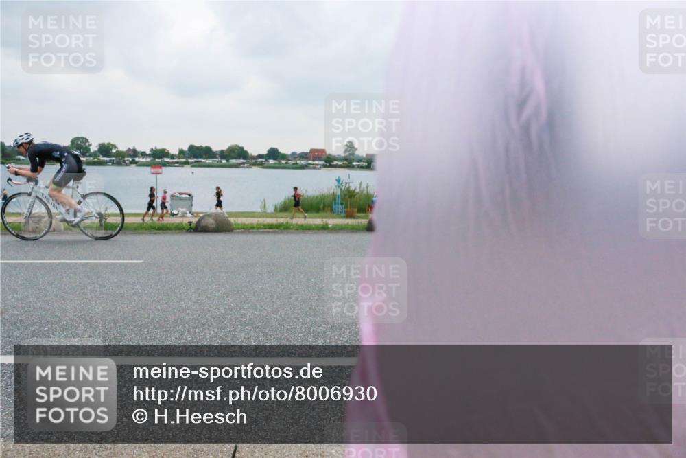 21.06.2025 - 27. Vierlanden-Triathlon H.Heesch http://msf.ph/oto/8006930 15.06.2025 13:14:20 Radfahren 1081, 1196, 1198, 1203, 1228 meine-sportfotos.de