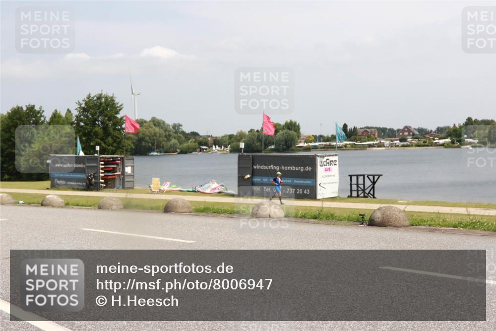 21.06.2025 - 27. Vierlanden-Triathlon H.Heesch http://msf.ph/oto/8006947 15.06.2025 11:59:54 Radfahren 919 meine-sportfotos.de
