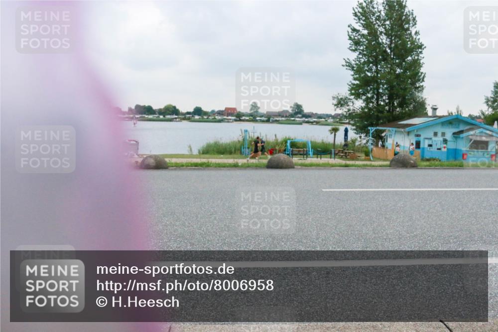 21.06.2025 - 27. Vierlanden-Triathlon H.Heesch http://msf.ph/oto/8006958 15.06.2025 13:14:36 Radfahren 1209 meine-sportfotos.de