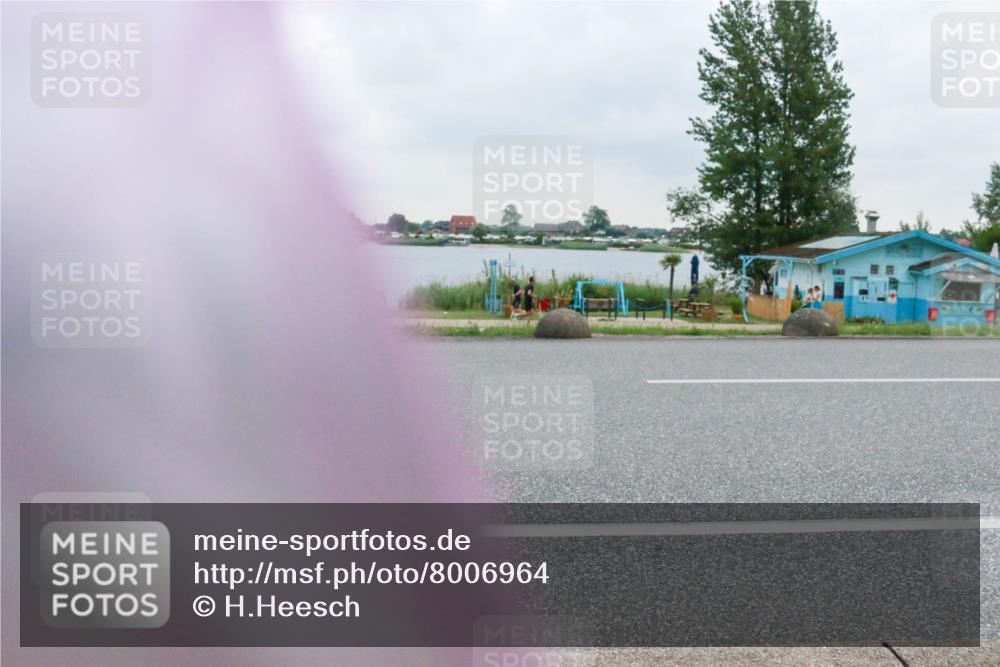 21.06.2025 - 27. Vierlanden-Triathlon H.Heesch http://msf.ph/oto/8006964 15.06.2025 13:14:36 Radfahren 1209 meine-sportfotos.de