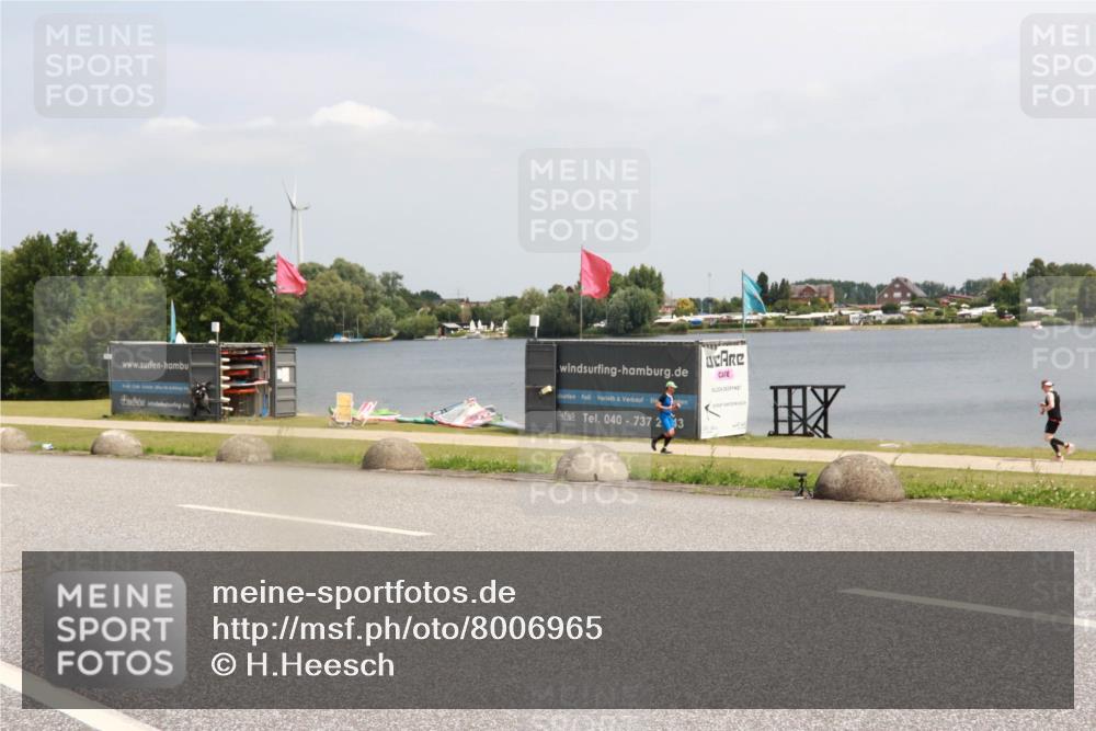 21.06.2025 - 27. Vierlanden-Triathlon H.Heesch http://msf.ph/oto/8006965 15.06.2025 11:59:54 Radfahren 919 meine-sportfotos.de
