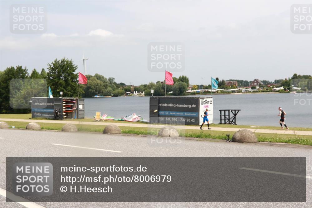 21.06.2025 - 27. Vierlanden-Triathlon H.Heesch http://msf.ph/oto/8006979 15.06.2025 11:59:54 Radfahren 919 meine-sportfotos.de