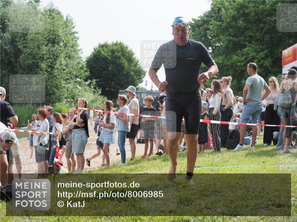 15.06.2025 - 27. Vierlanden-Triathlon KatJ http://msf.ph/oto/8006985 15.06.2025 10:05:55 Schwimmen 372, 392, 410, 435, 442, 450, 458 meine-sportfotos.de