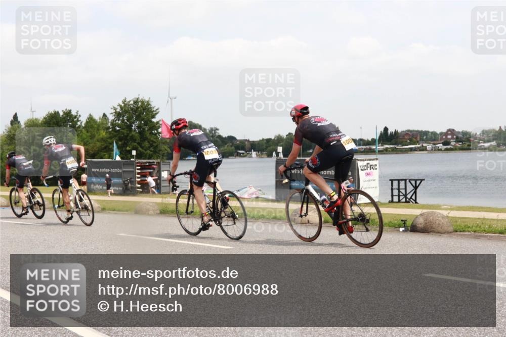 21.06.2025 - 27. Vierlanden-Triathlon H.Heesch http://msf.ph/oto/8006988 15.06.2025 12:07:26 Radfahren 228, 662, 867, 869, 909, 1000, 1002 meine-sportfotos.de