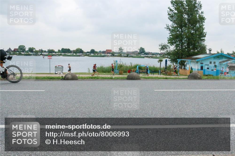21.06.2025 - 27. Vierlanden-Triathlon H.Heesch http://msf.ph/oto/8006993 15.06.2025 13:14:47 Radfahren 1211, 1229 meine-sportfotos.de
