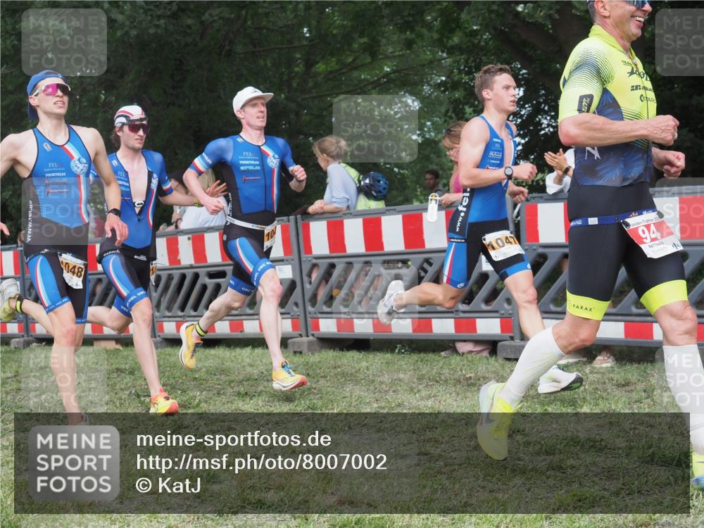 21.06.2025 - 27. Vierlanden-Triathlon KatJ http://msf.ph/oto/8007002 15.06.2025 13:00:30 Ziel 12, 94, 1044, 1046, 1047, 1048 meine-sportfotos.de