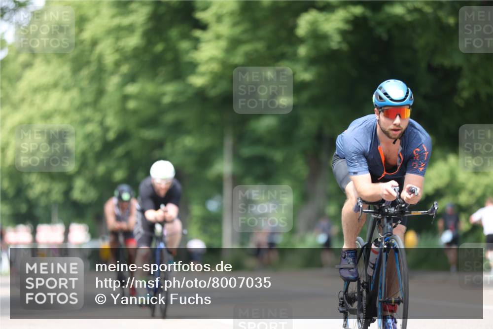 15.06.2025 - 7 Türme Triathlon Yannick Fuchs http://msf.ph/oto/8007035 15.06.2025 13:20:59 Radfahren 387, 466, 914 meine-sportfotos.de
