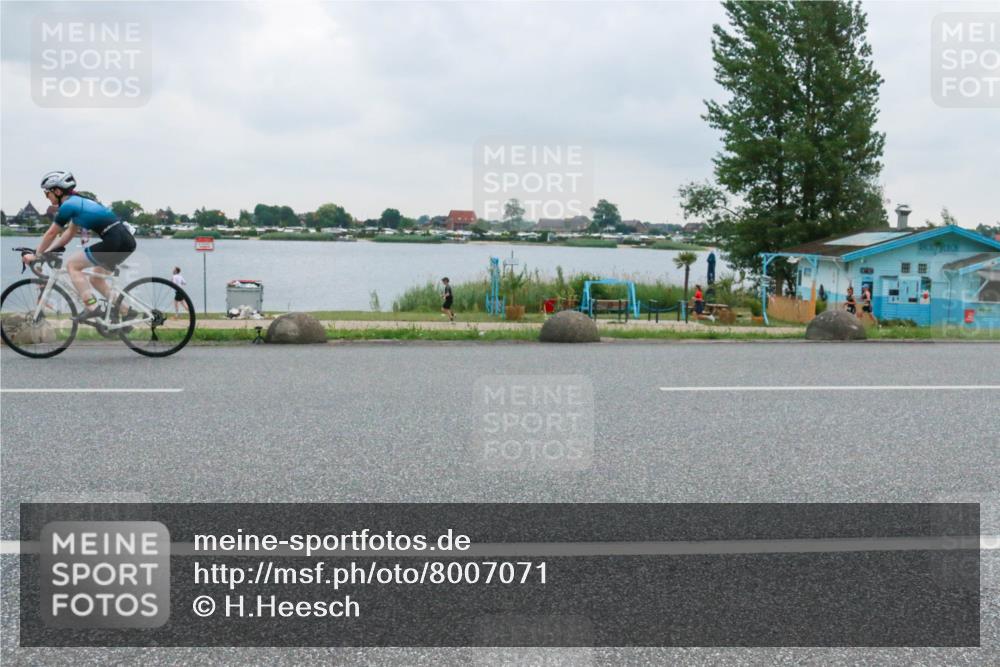 21.06.2025 - 27. Vierlanden-Triathlon H.Heesch http://msf.ph/oto/8007071 15.06.2025 13:14:57 Radfahren 1168, 1226 meine-sportfotos.de