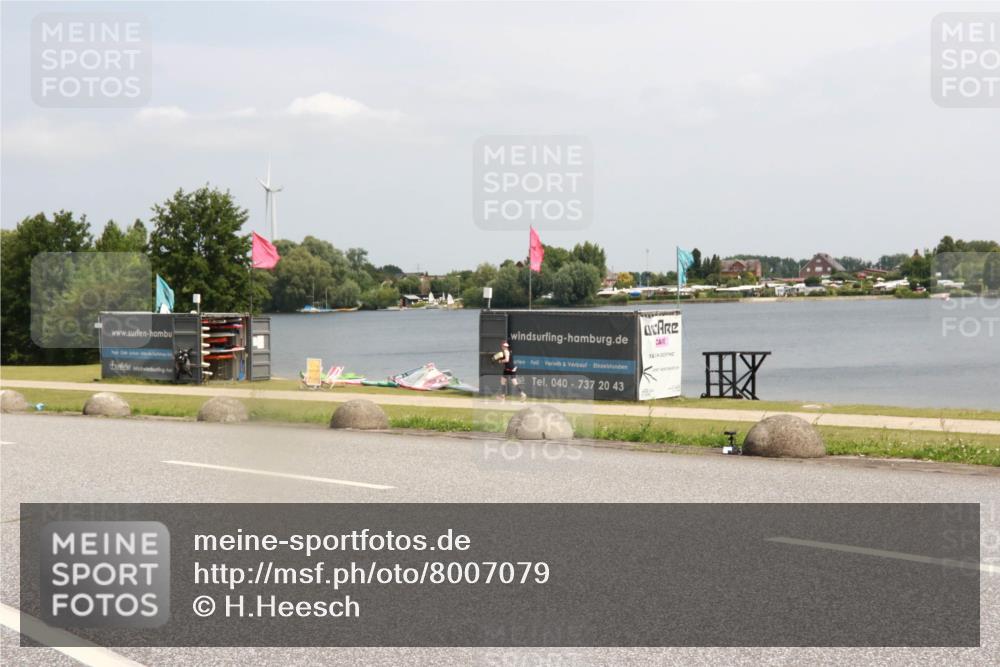 21.06.2025 - 27. Vierlanden-Triathlon H.Heesch http://msf.ph/oto/8007079 15.06.2025 11:59:59 Radfahren 891 meine-sportfotos.de