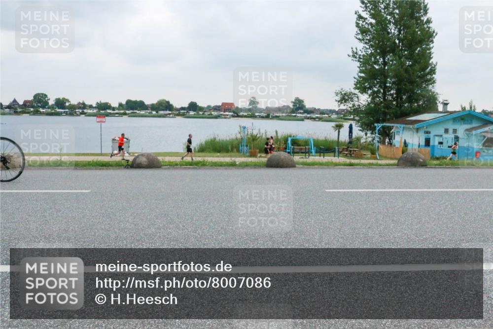 21.06.2025 - 27. Vierlanden-Triathlon H.Heesch http://msf.ph/oto/8007086 15.06.2025 13:15:14 Radfahren 1184 meine-sportfotos.de