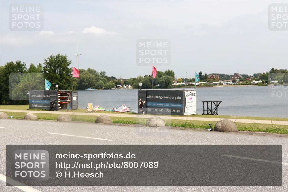 21.06.2025 - 27. Vierlanden-Triathlon H.Heesch http://msf.ph/oto/8007089 15.06.2025 11:59:59 Radfahren 891 meine-sportfotos.de