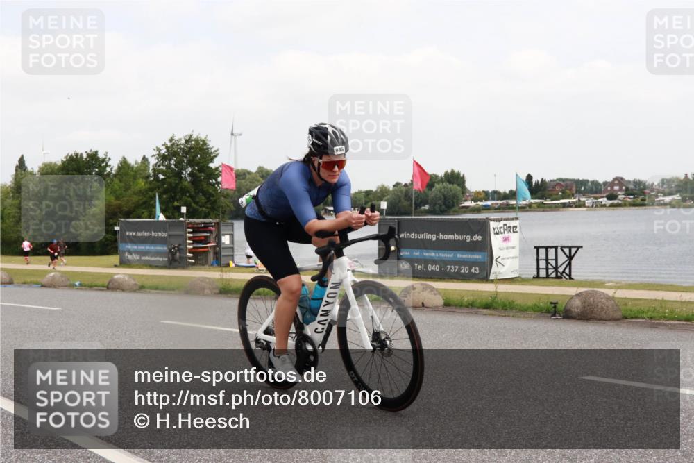 21.06.2025 - 27. Vierlanden-Triathlon H.Heesch http://msf.ph/oto/8007106 15.06.2025 12:08:02 Radfahren 218, 224, 716, 935 meine-sportfotos.de