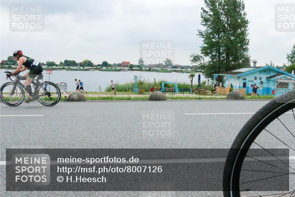 21.06.2025 - 27. Vierlanden-Triathlon H.Heesch http://msf.ph/oto/8007126 15.06.2025 13:17:19 Radfahren 1201 meine-sportfotos.de