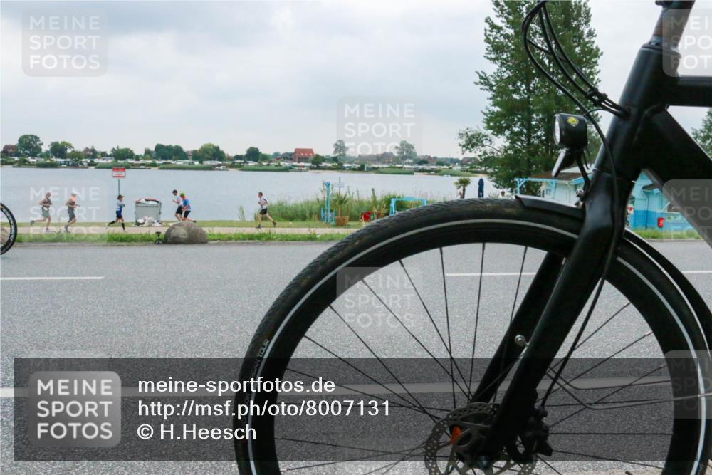 21.06.2025 - 27. Vierlanden-Triathlon H.Heesch http://msf.ph/oto/8007131 15.06.2025 13:17:19 Radfahren 1201 meine-sportfotos.de