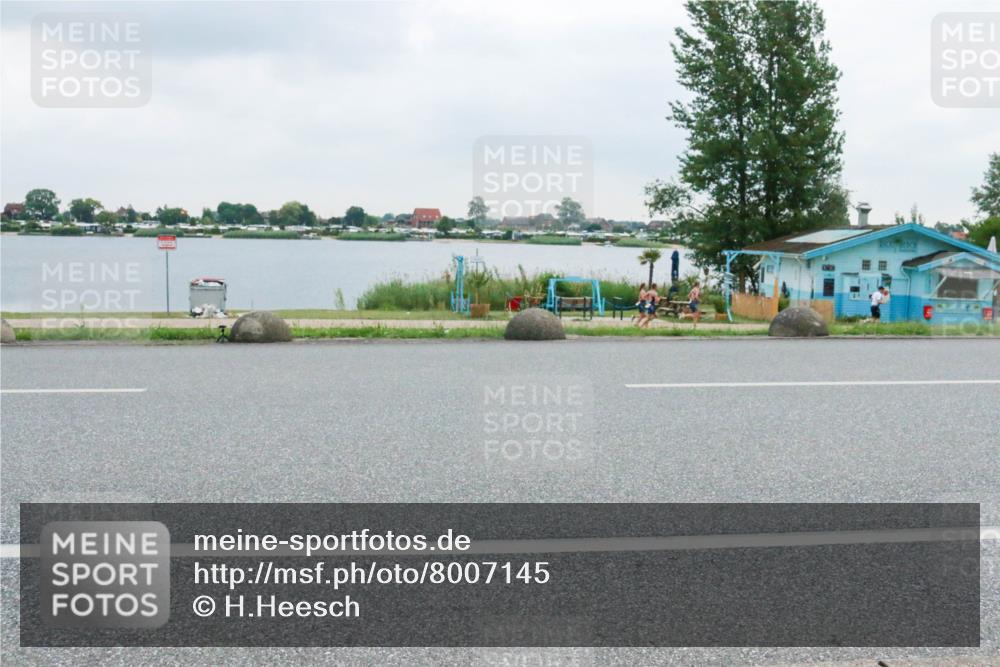 21.06.2025 - 27. Vierlanden-Triathlon H.Heesch http://msf.ph/oto/8007145 15.06.2025 13:17:44 Radfahren 1224 meine-sportfotos.de