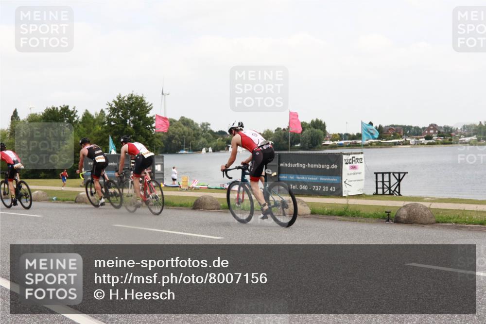 21.06.2025 - 27. Vierlanden-Triathlon H.Heesch http://msf.ph/oto/8007156 15.06.2025 12:08:06 Radfahren 224, 935, 1004, 1006, 1008 meine-sportfotos.de