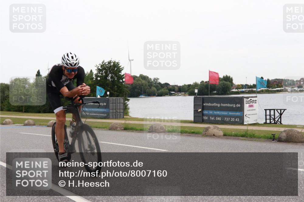 15.06.2025 - 27. Vierlanden-Triathlon H.Heesch http://msf.ph/oto/8007160 15.06.2025 10:41:42 Radfahren 22, 109, 127, 142, 172, 436 meine-sportfotos.de