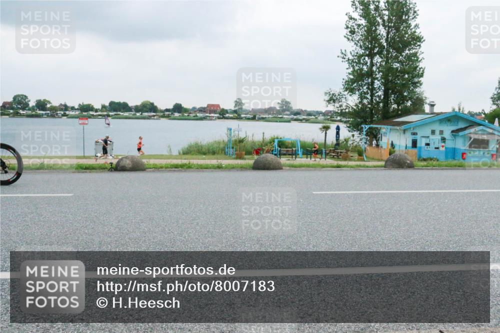 21.06.2025 - 27. Vierlanden-Triathlon H.Heesch http://msf.ph/oto/8007183 15.06.2025 13:19:13 Radfahren 1179 meine-sportfotos.de