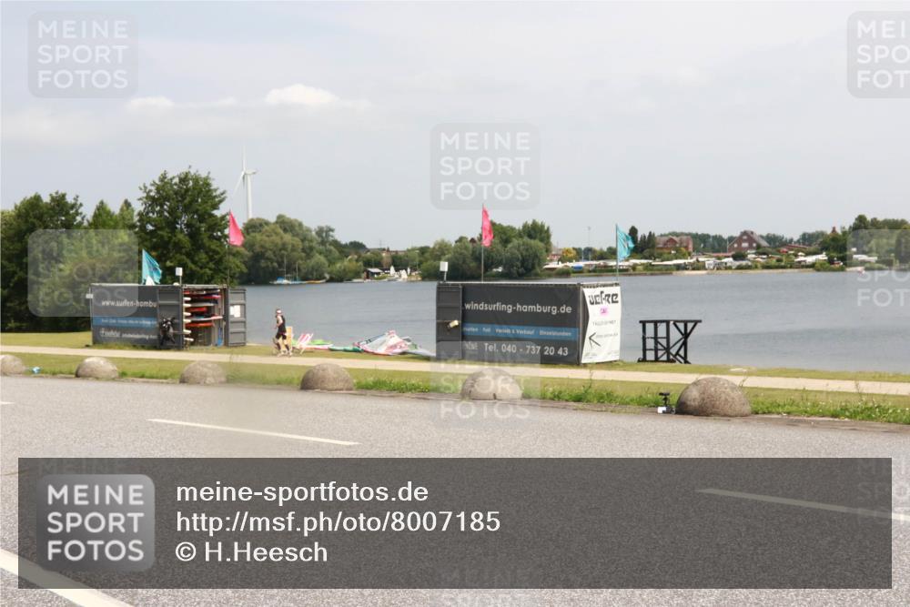 21.06.2025 - 27. Vierlanden-Triathlon H.Heesch http://msf.ph/oto/8007185 15.06.2025 12:00:02 Radfahren 776, 891 meine-sportfotos.de