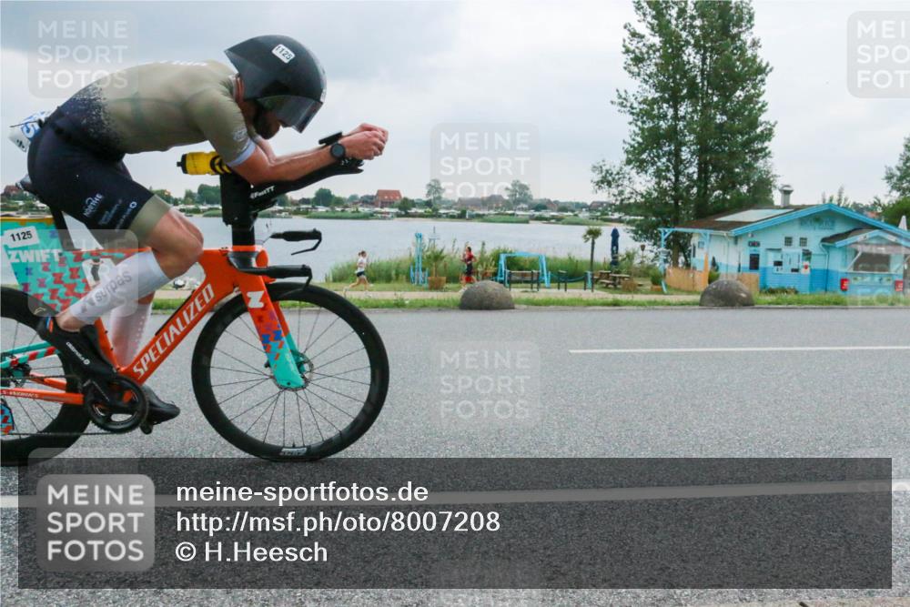 21.06.2025 - 27. Vierlanden-Triathlon H.Heesch http://msf.ph/oto/8007208 15.06.2025 13:19:45 Radfahren 1125 meine-sportfotos.de