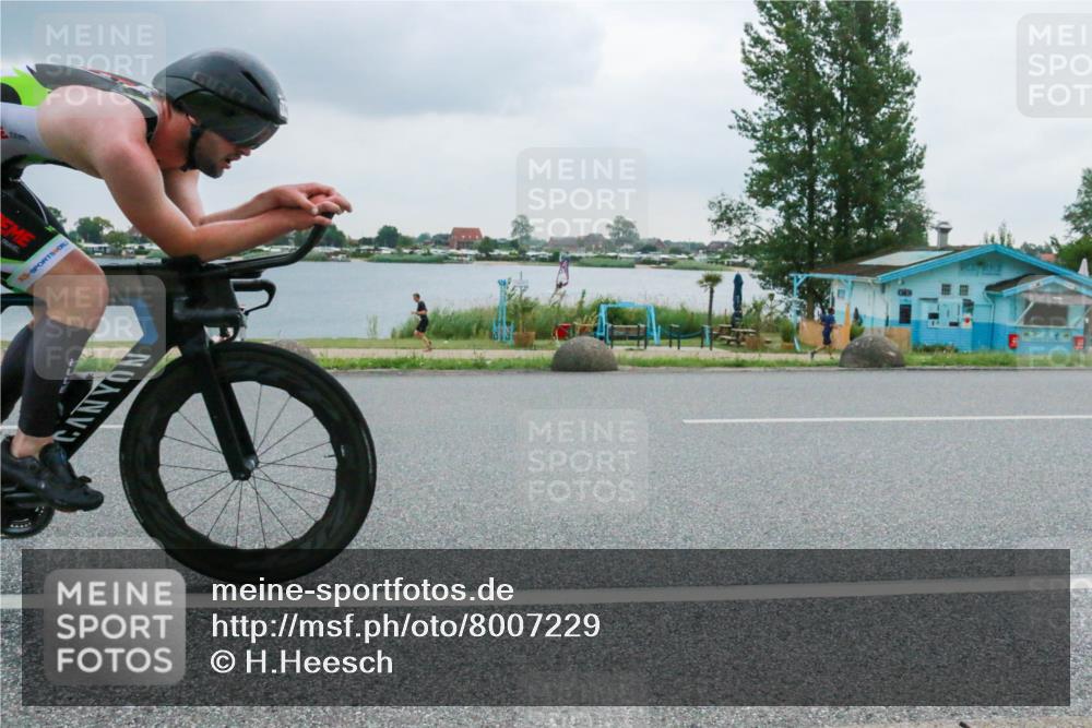 21.06.2025 - 27. Vierlanden-Triathlon H.Heesch http://msf.ph/oto/8007229 15.06.2025 13:20:56 Radfahren 1142 meine-sportfotos.de