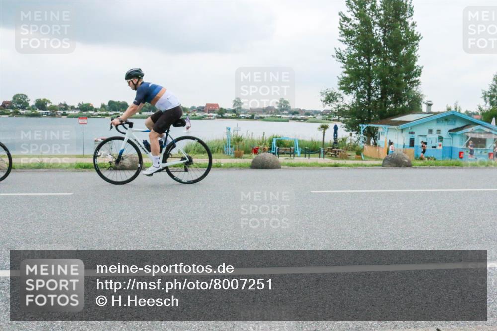 21.06.2025 - 27. Vierlanden-Triathlon H.Heesch http://msf.ph/oto/8007251 15.06.2025 13:21:05 Radfahren  meine-sportfotos.de