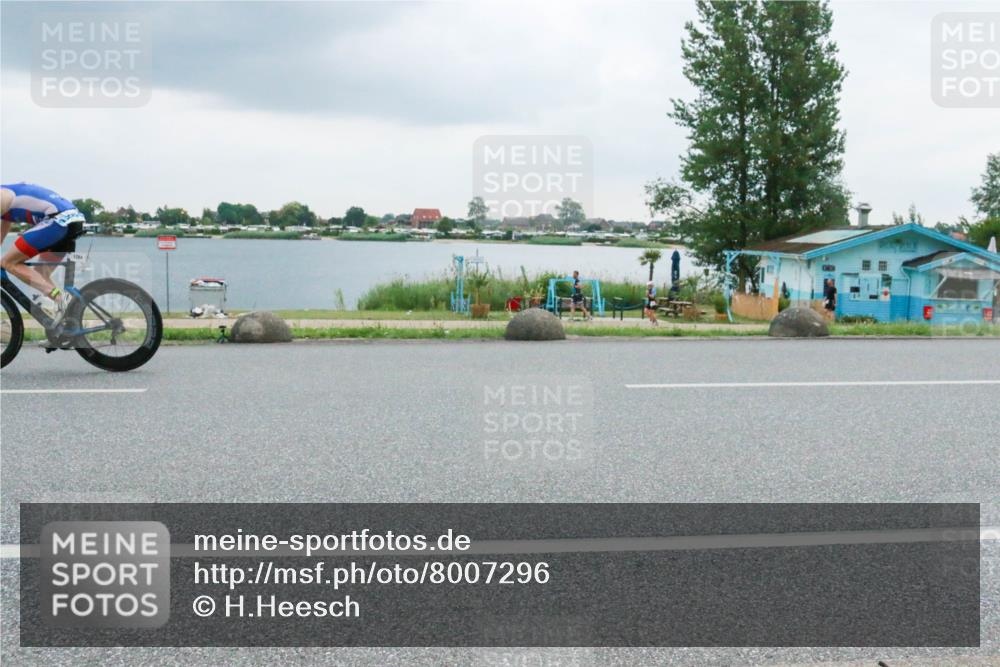 21.06.2025 - 27. Vierlanden-Triathlon H.Heesch http://msf.ph/oto/8007296 15.06.2025 13:22:53 Radfahren 1284 meine-sportfotos.de